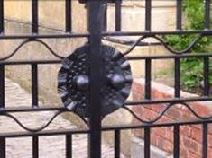 Electric gates, gate automation, hand made gates,metal gates, gates in iron,from wright wrought iron, with over twenty years experience in installation and manufacturing, we design and install.  
